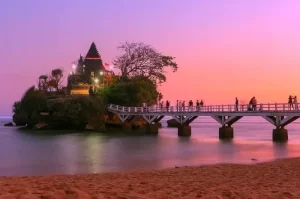 Pantai Balekambang, Pantai Indah dengan View Alam yang Memesona di Malang