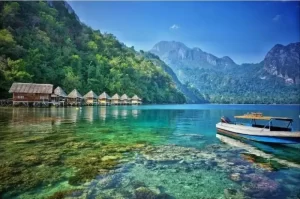Pantai Ora, Wisata Bahari Eksotis dengan Sejuta Pesona di Maluku