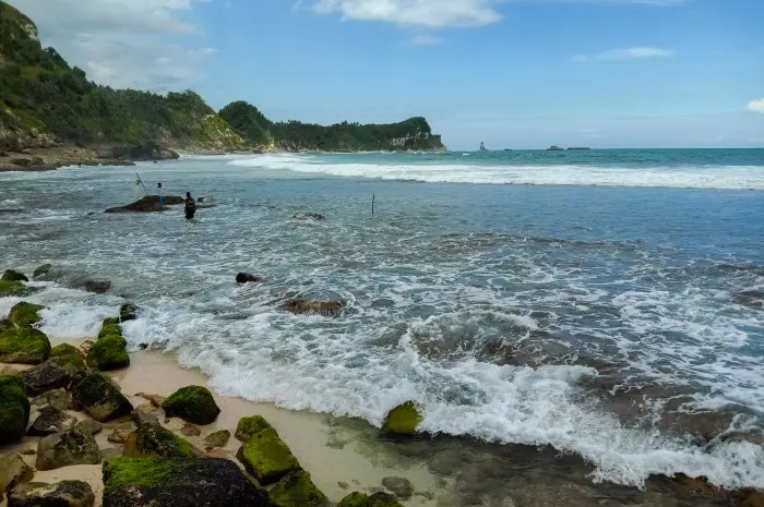 Pantai Terindah di Jawa Tengah yang Wajib Dikunjungi untuk Liburan Seru