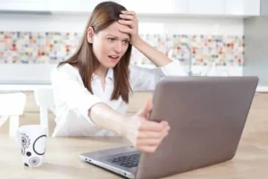 Upgrade atau Beli Baru? Kapan Waktu yang Tepat Ganti Laptop?